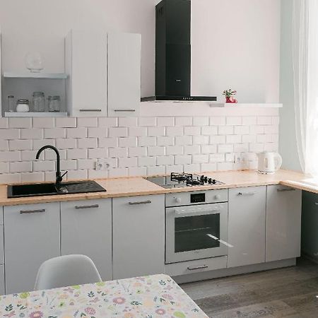 Apartament Mietowy Lägenhet Ustrzyki Dolne Exteriör bild