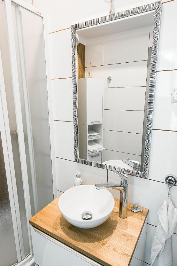 Apartament Mietowy Lägenhet Ustrzyki Dolne Exteriör bild